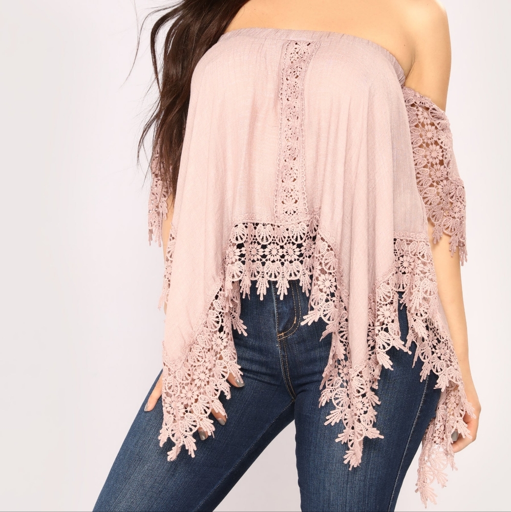 Fashion Nova Off Shoulders Lace Top Sz Small Mauve Crochet Excellent Condition!